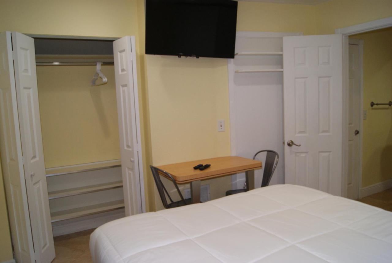 Private Studio Two Miles From Hard Rock Stadium Miami Gardens Ngoại thất bức ảnh